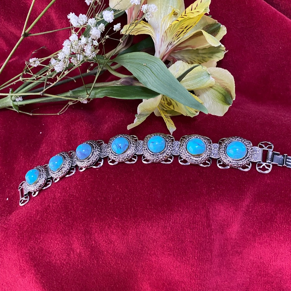 Costume turquoise bracelet.